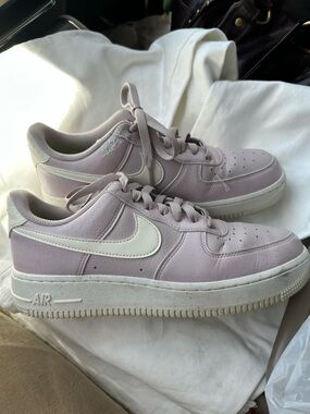 Nike Air Force 1 '07 Next Nature in the Platinum Violet/Sail